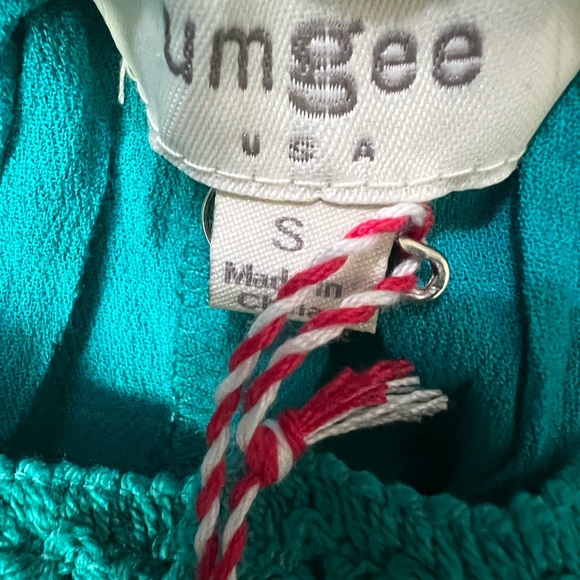 NWT On or Off Shoulder Flowy Top w/ Lace Fringe Detailing Size Small - Picture 3 of 7